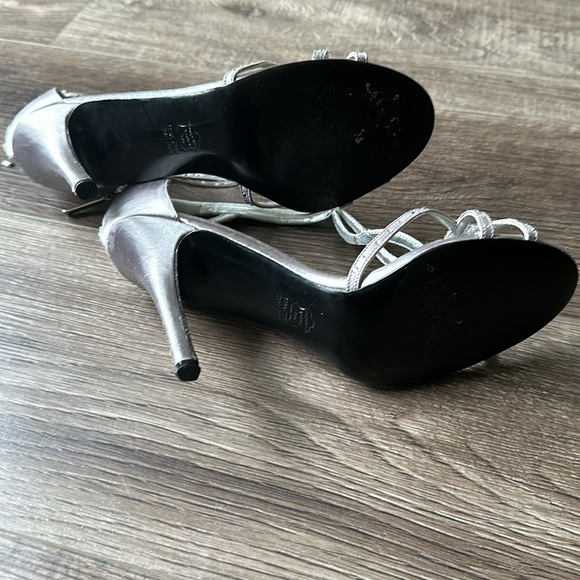 Nina NY / Women’s dress silver w/rhinestones shoe Size 7.5 - Picture 5 of 5